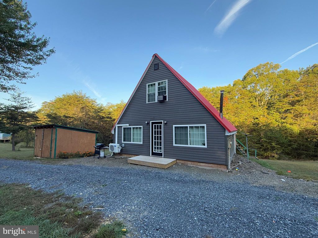 Photo of 7505 Mountain View Dr, THREE SPRINGS, PA 17264 (MLS # PAHU2023868)