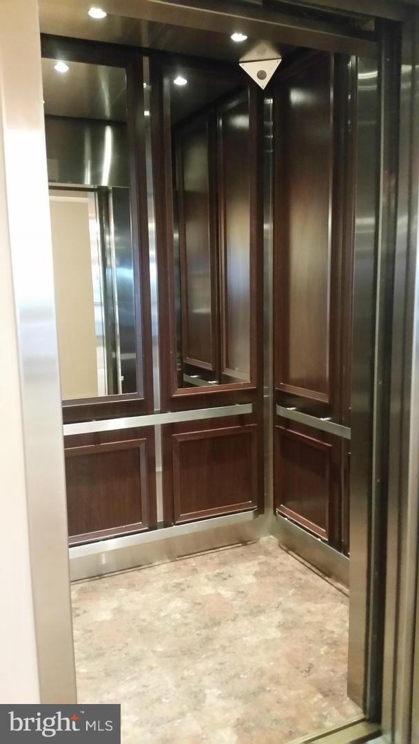 ENCORE OF MCLEAN - Residential Lease