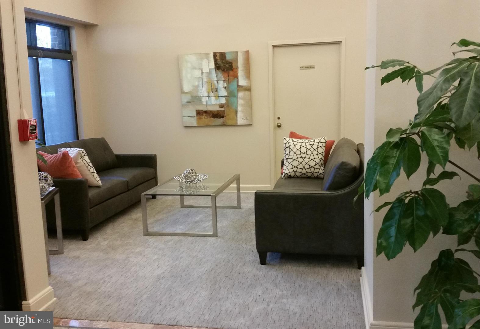 ENCORE OF MCLEAN - Residential Lease