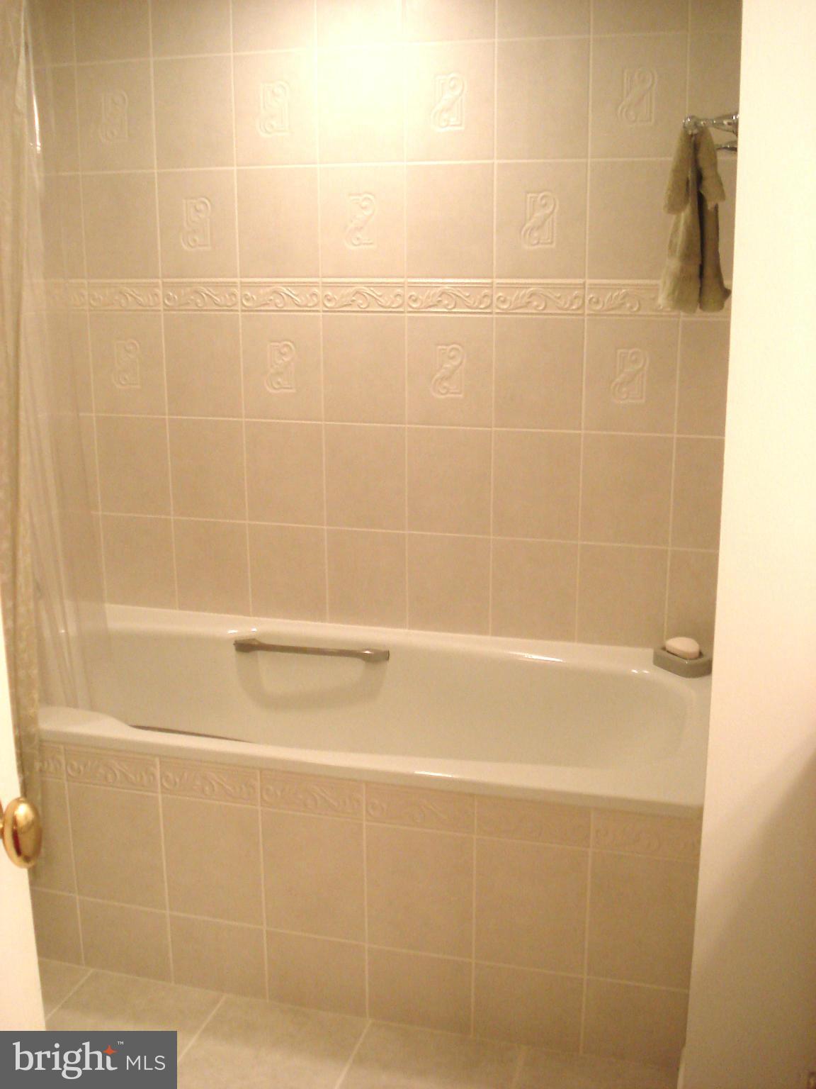 ENCORE OF MCLEAN - Residential Lease