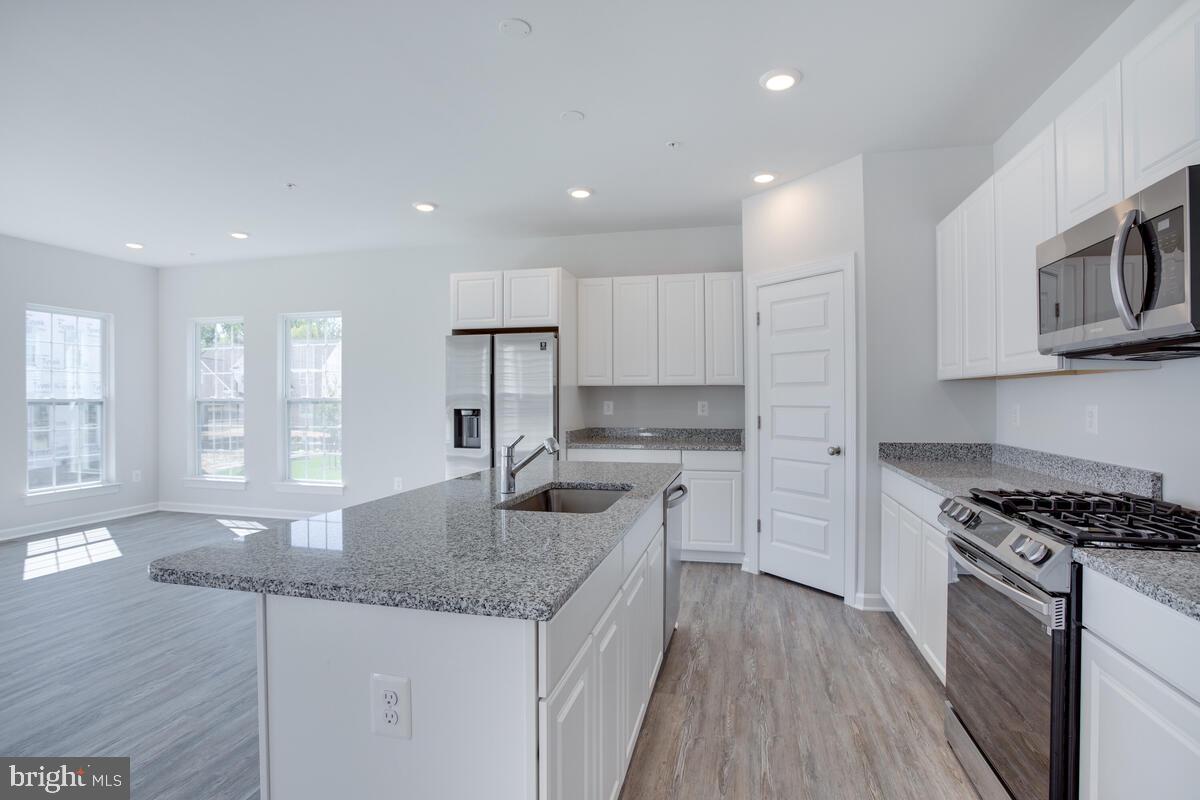 VILLAGES OF SAVANNAH - Residential