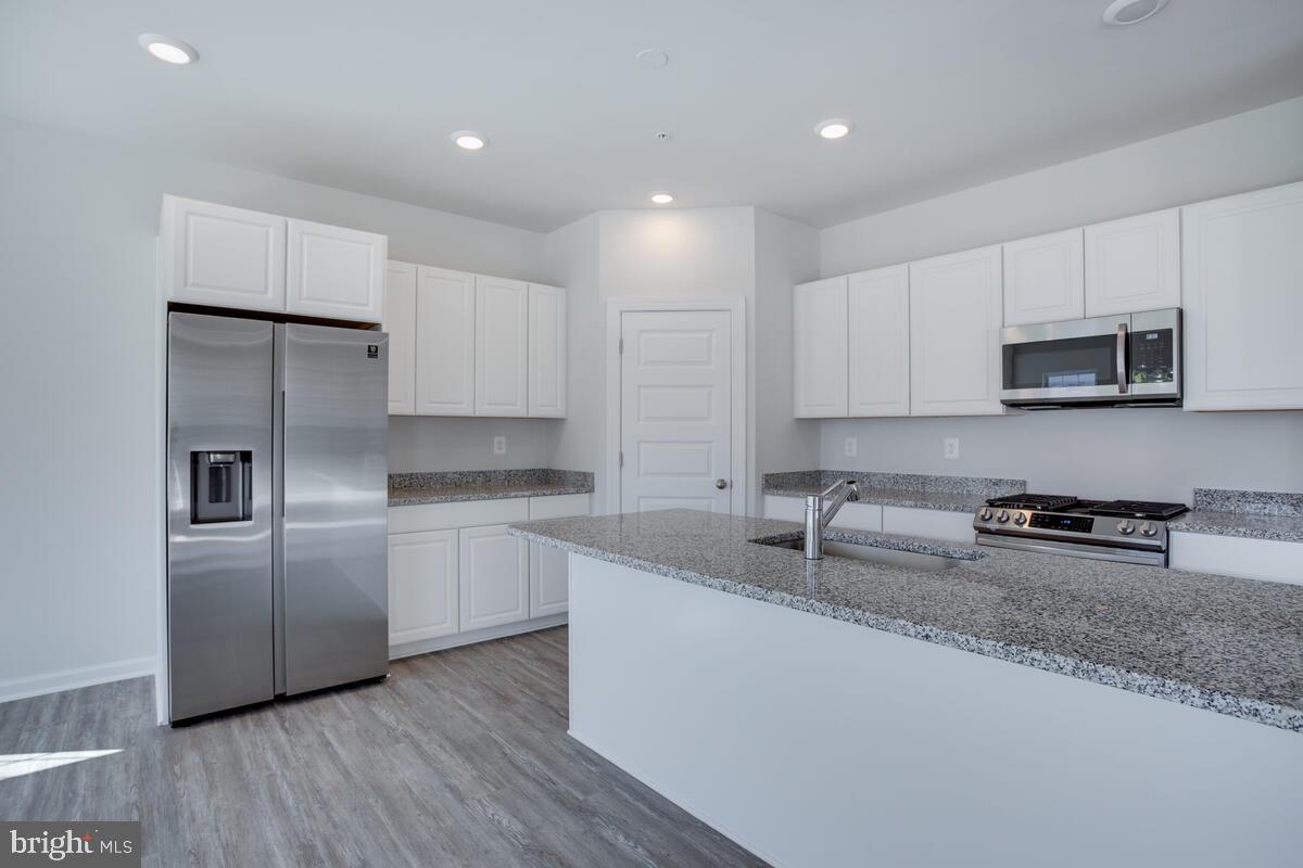 VILLAGES OF SAVANNAH - Residential