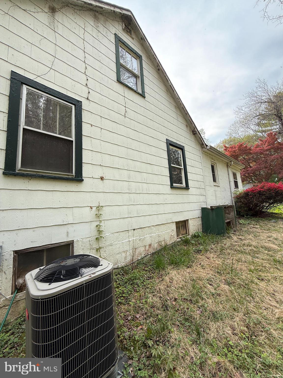 15901 RIVER ROAD