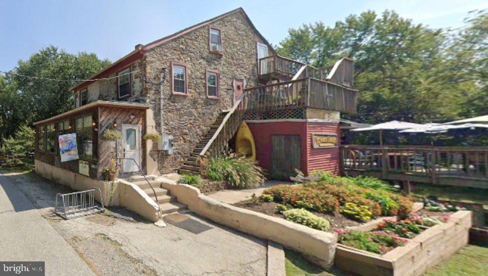 THE MEADOWS - Residential Lease