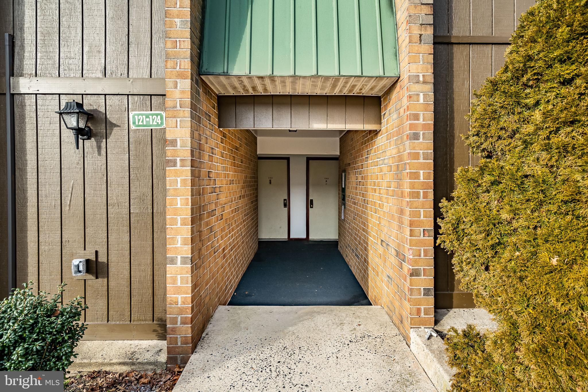 THE MEADOWS - Residential Lease