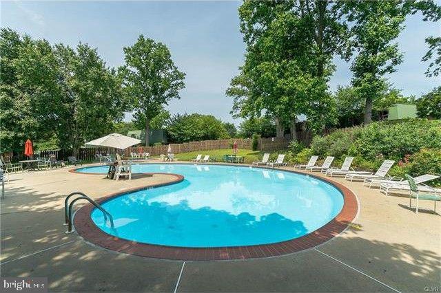 THE MEADOWS - Residential Lease