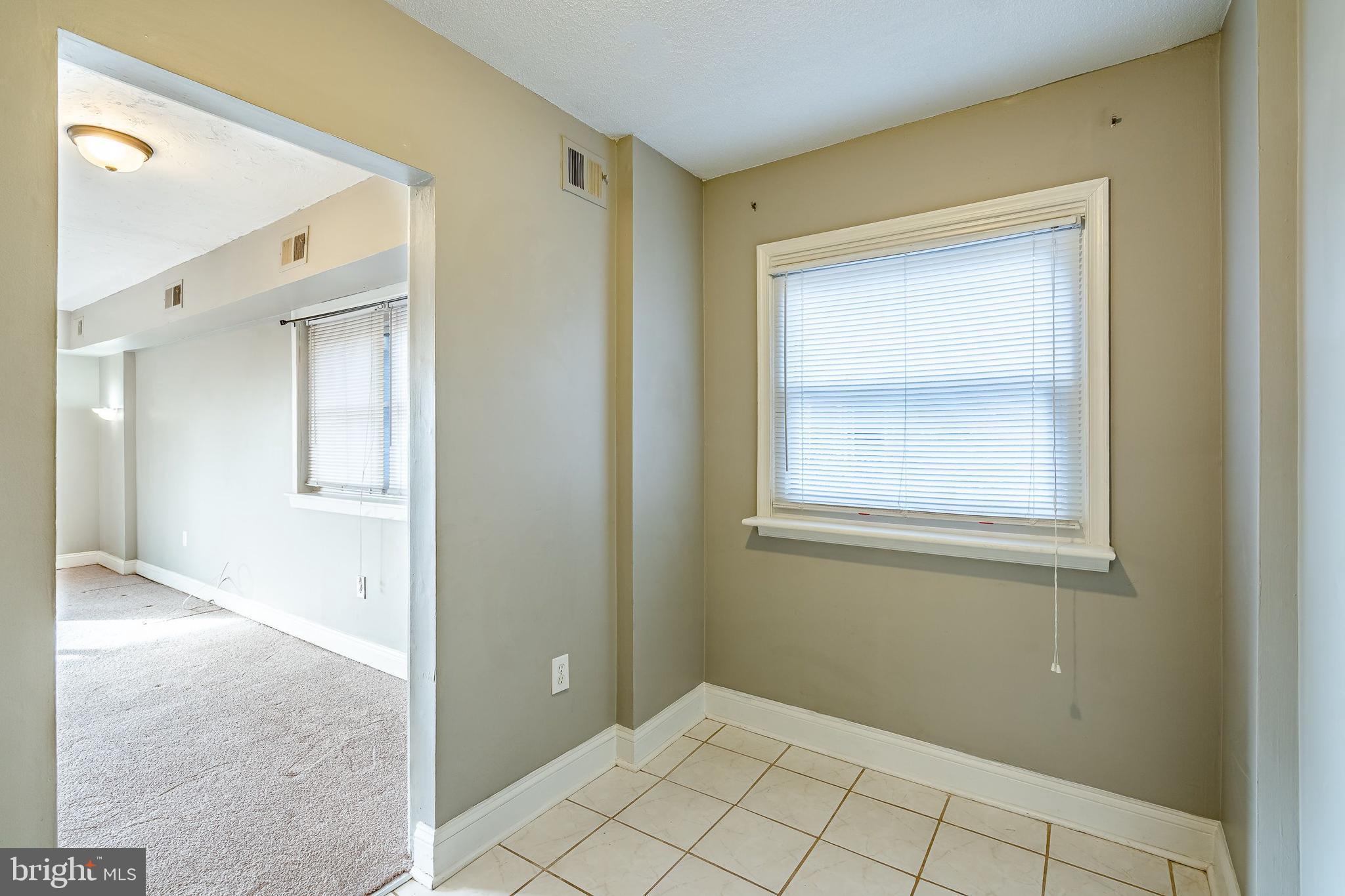 THE MEADOWS - Residential Lease