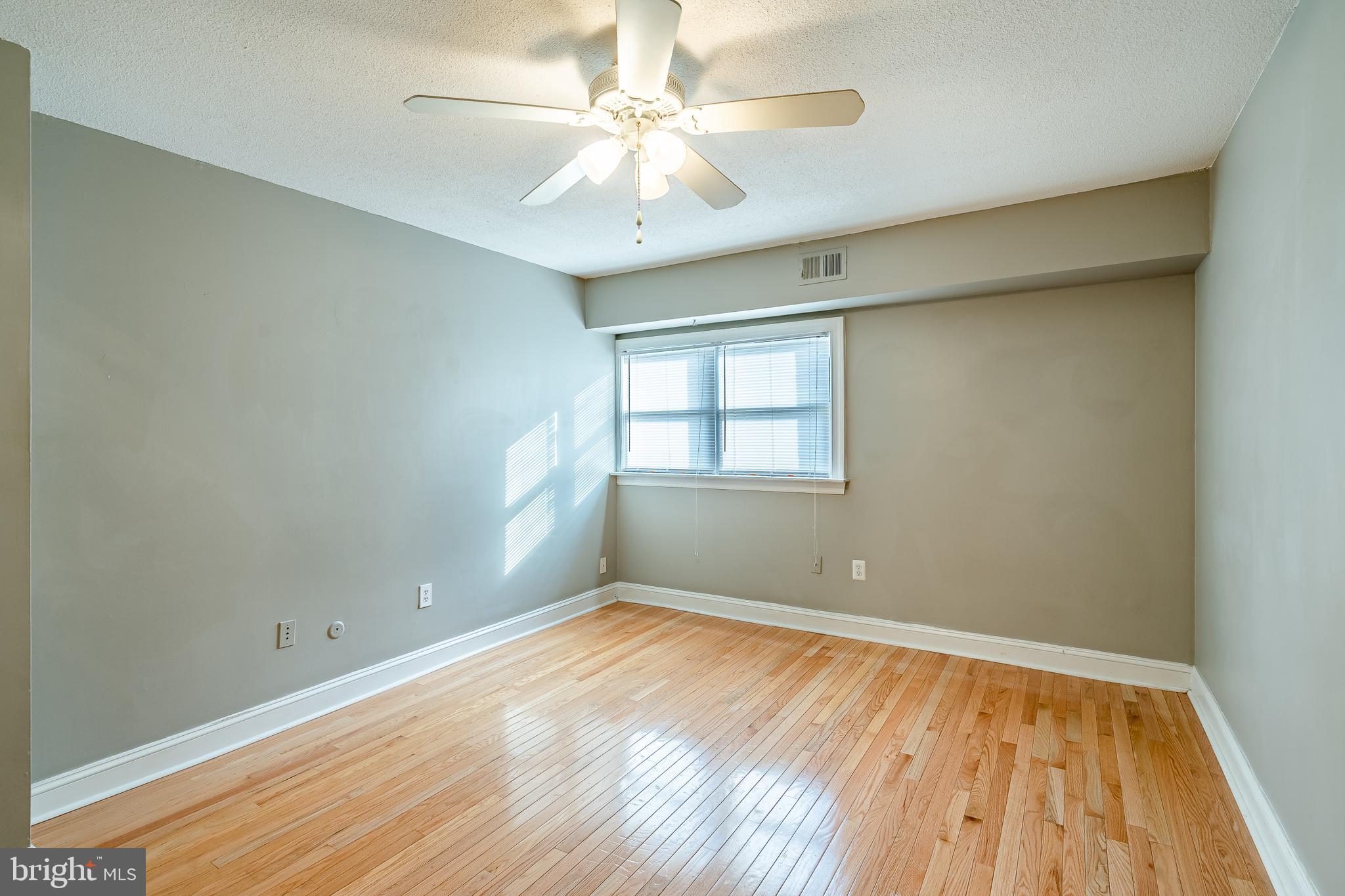 THE MEADOWS - Residential Lease