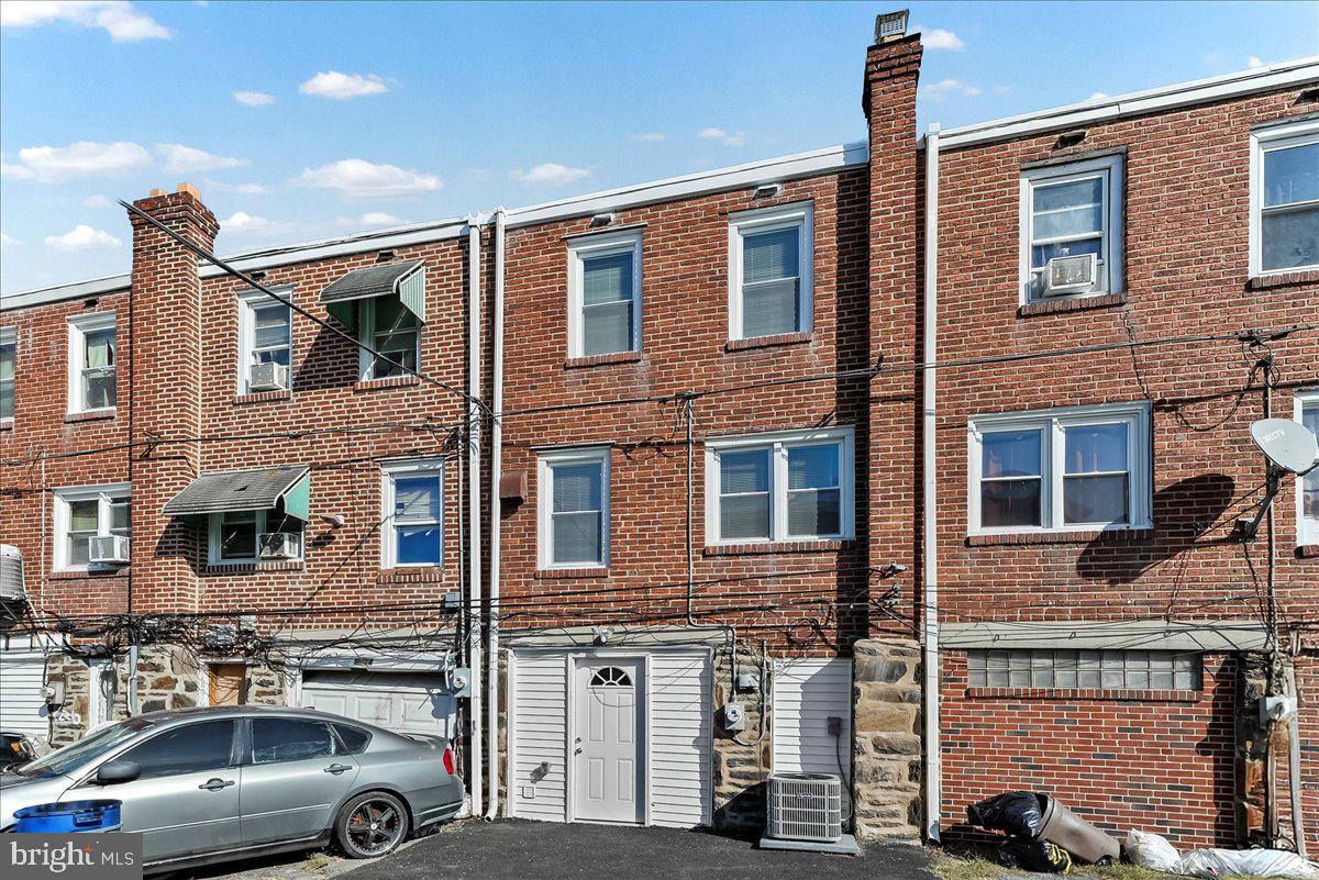 LANSDOWNE PARK - Residential