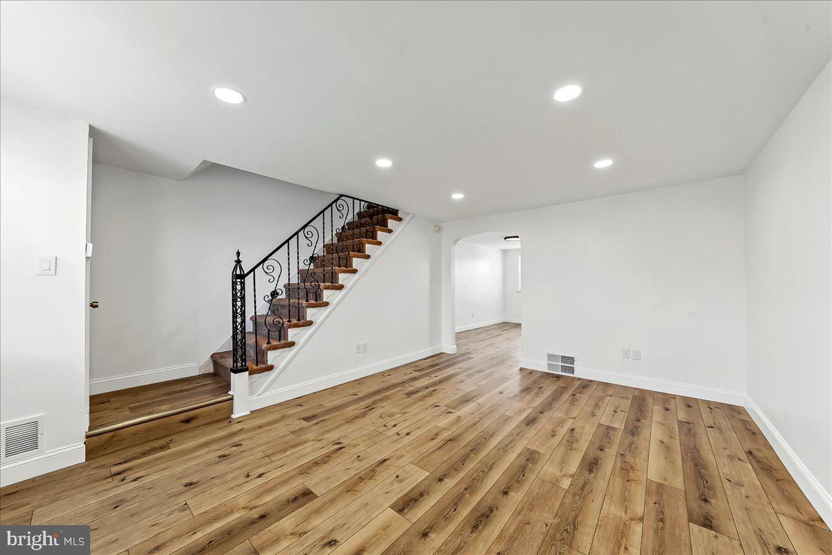 LANSDOWNE PARK - Residential