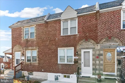 1232 Edgehill Road, Darby, PA MLS: PADE2103582