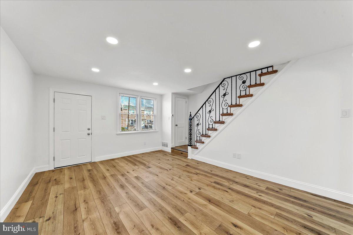 LANSDOWNE PARK - Residential