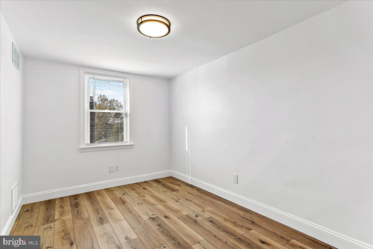 LANSDOWNE PARK - Residential