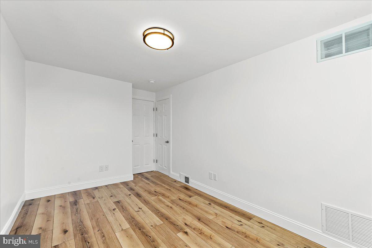 LANSDOWNE PARK - Residential