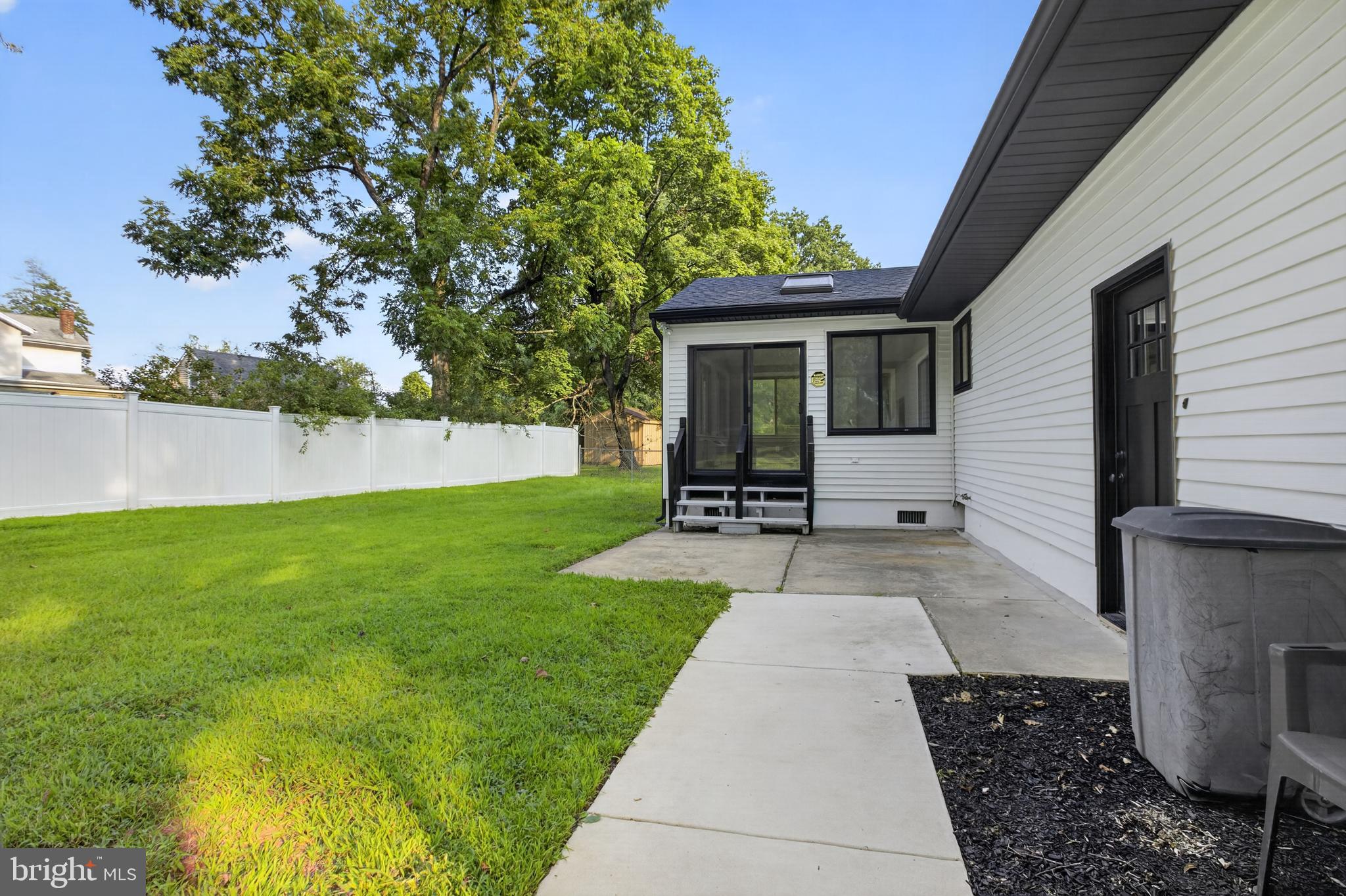 1 SUMMIT AVENUE