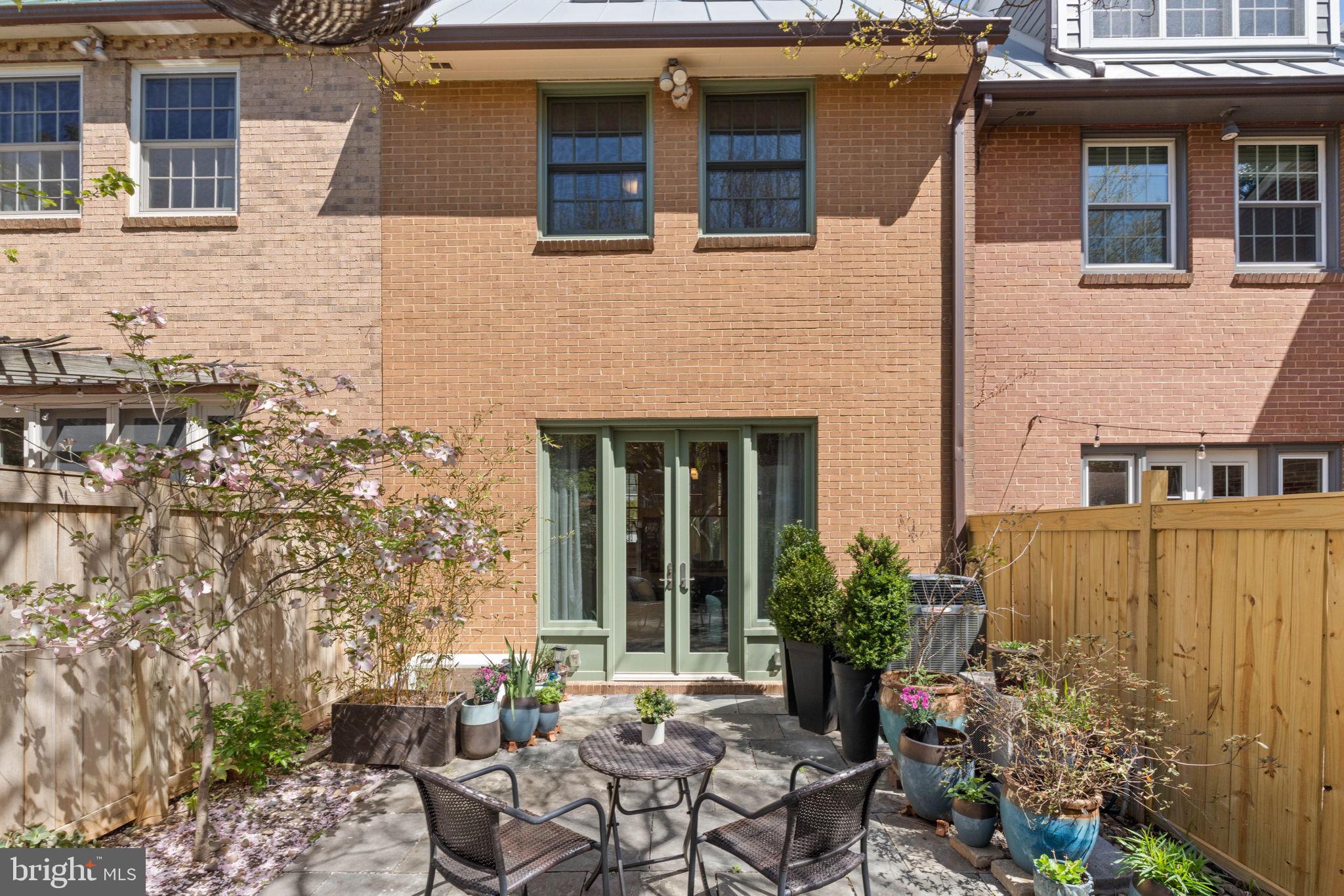 BRANDT TOWNHOUSE - Residential Lease