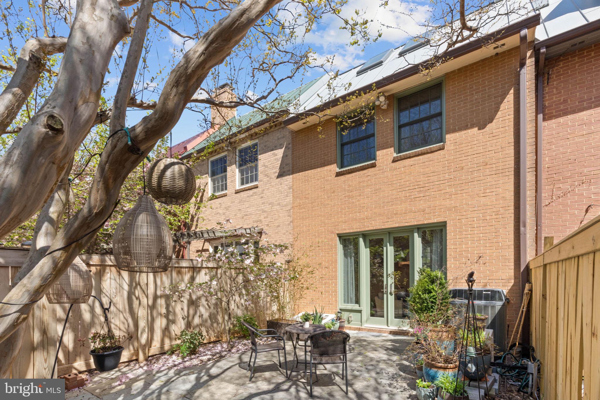 BRANDT TOWNHOUSE - Residential Lease