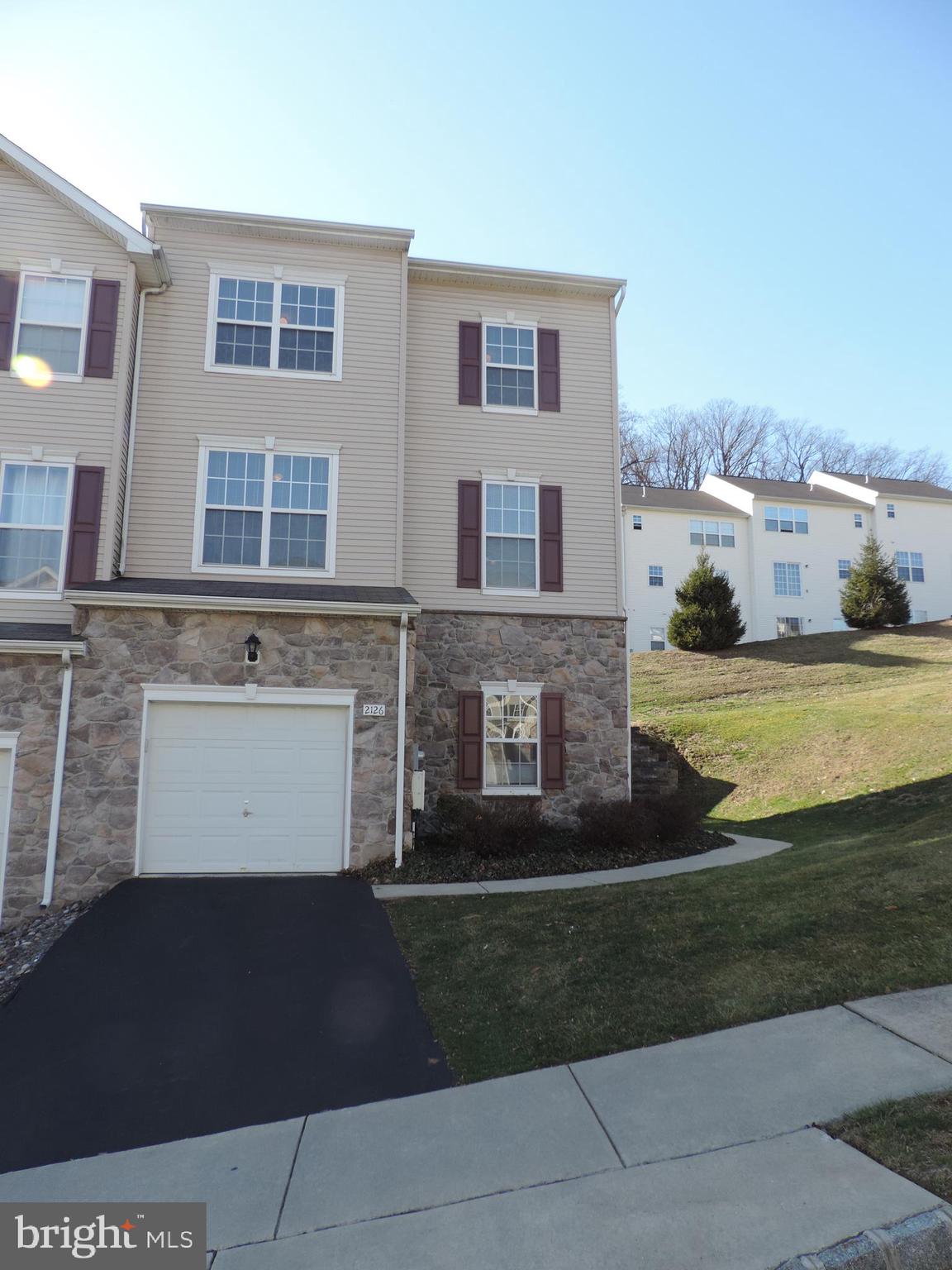 WOODCREST HILLS - Residential