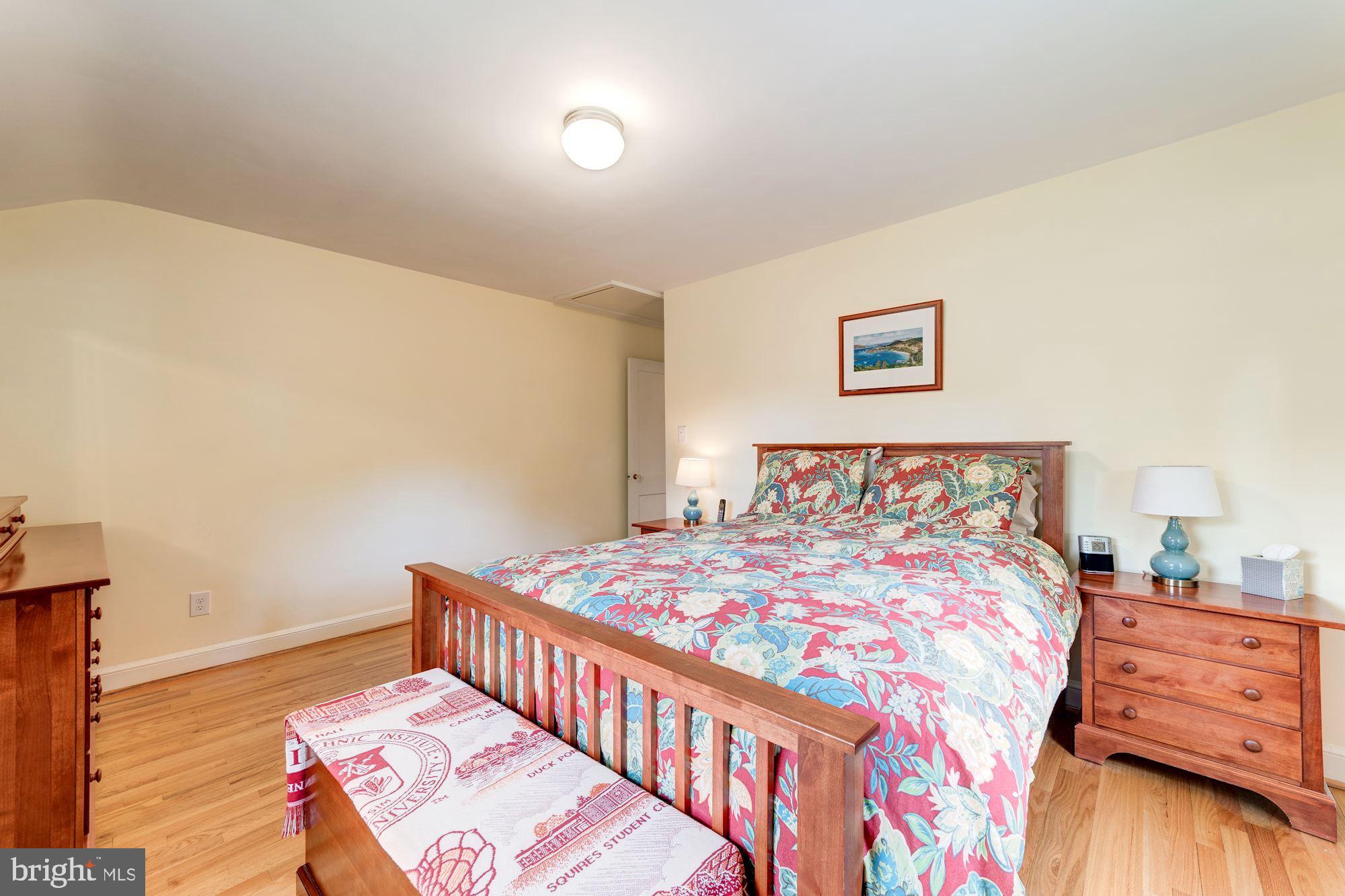 BERKSHIRE OAKWOOD - Residential