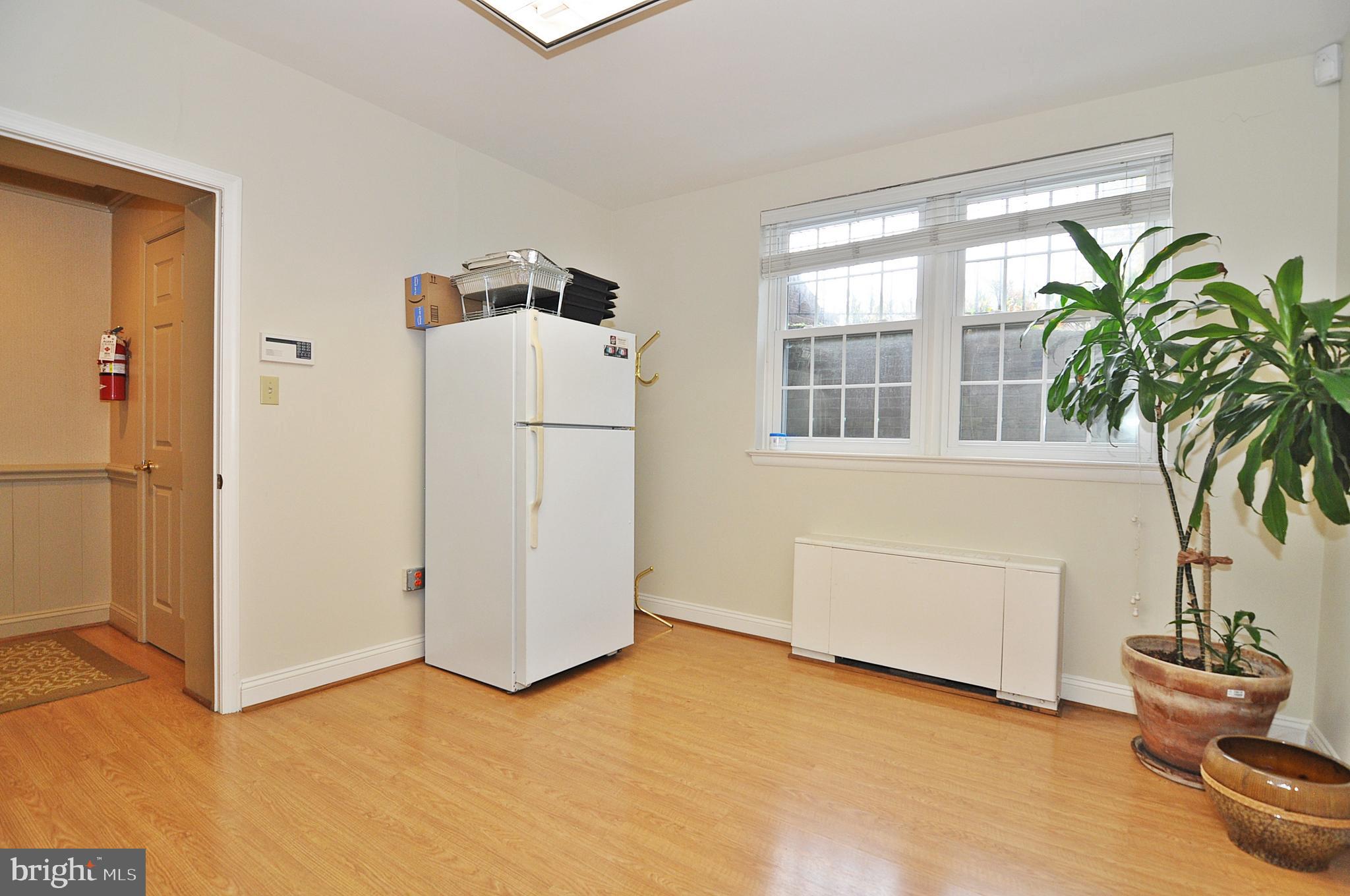 FALLS CHURCH CITY - Commercial Sale