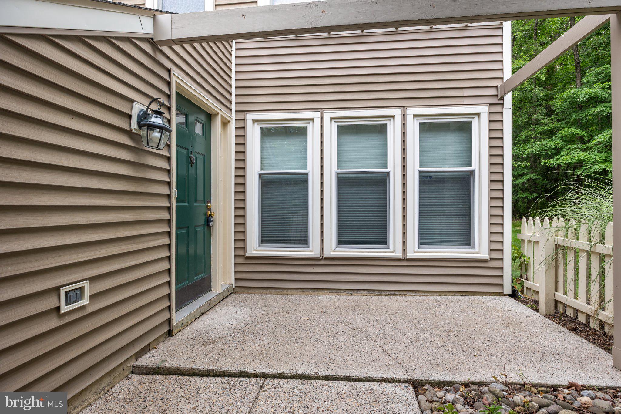 330 ROWANTREE CIRCLE