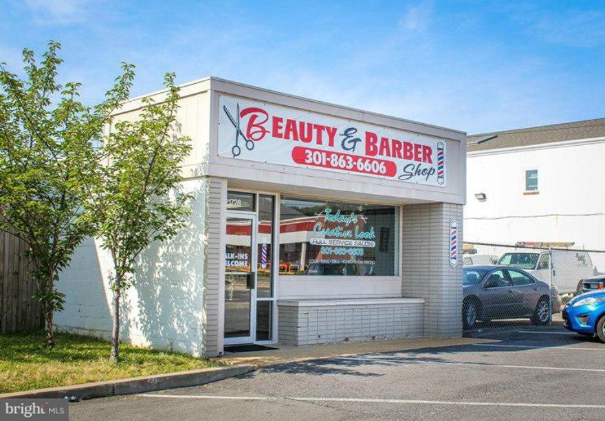 1600 square feet very affordable commercial space on Great Mills Rd, Highly Visible! Currently houses a beauty salon with the potential of 6 chair rentals with 4 currently in use. This site offers many potential uses as flex space with good parking. Only two blocks from the main gate.