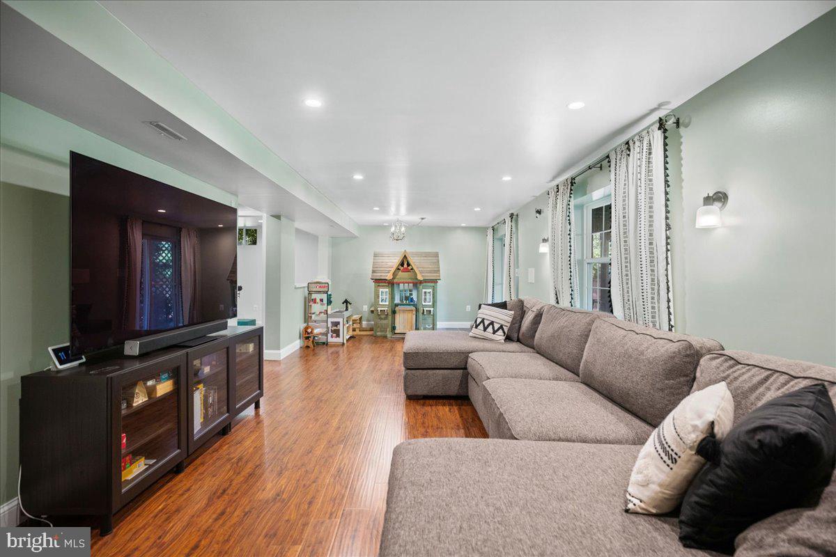 VILLAGES AT LEONARDTOWN - Residential