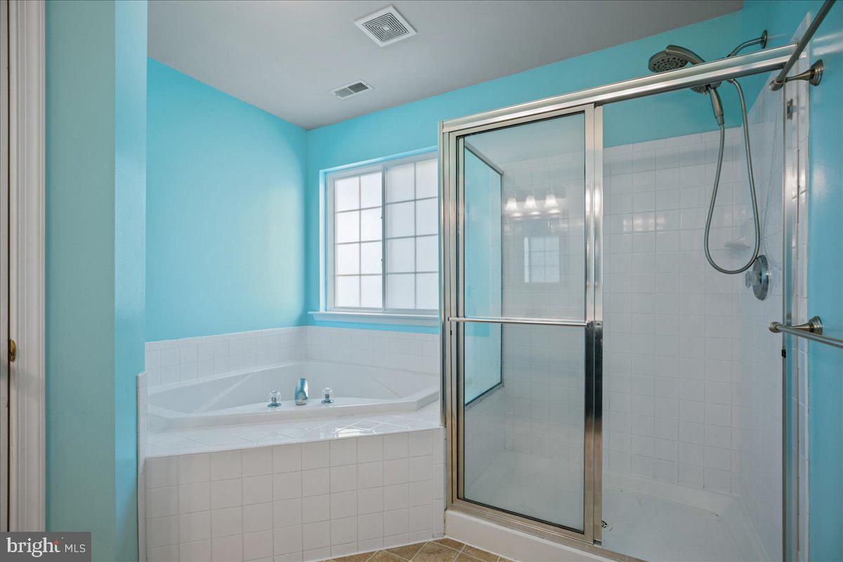 VILLAGES AT LEONARDTOWN - Residential