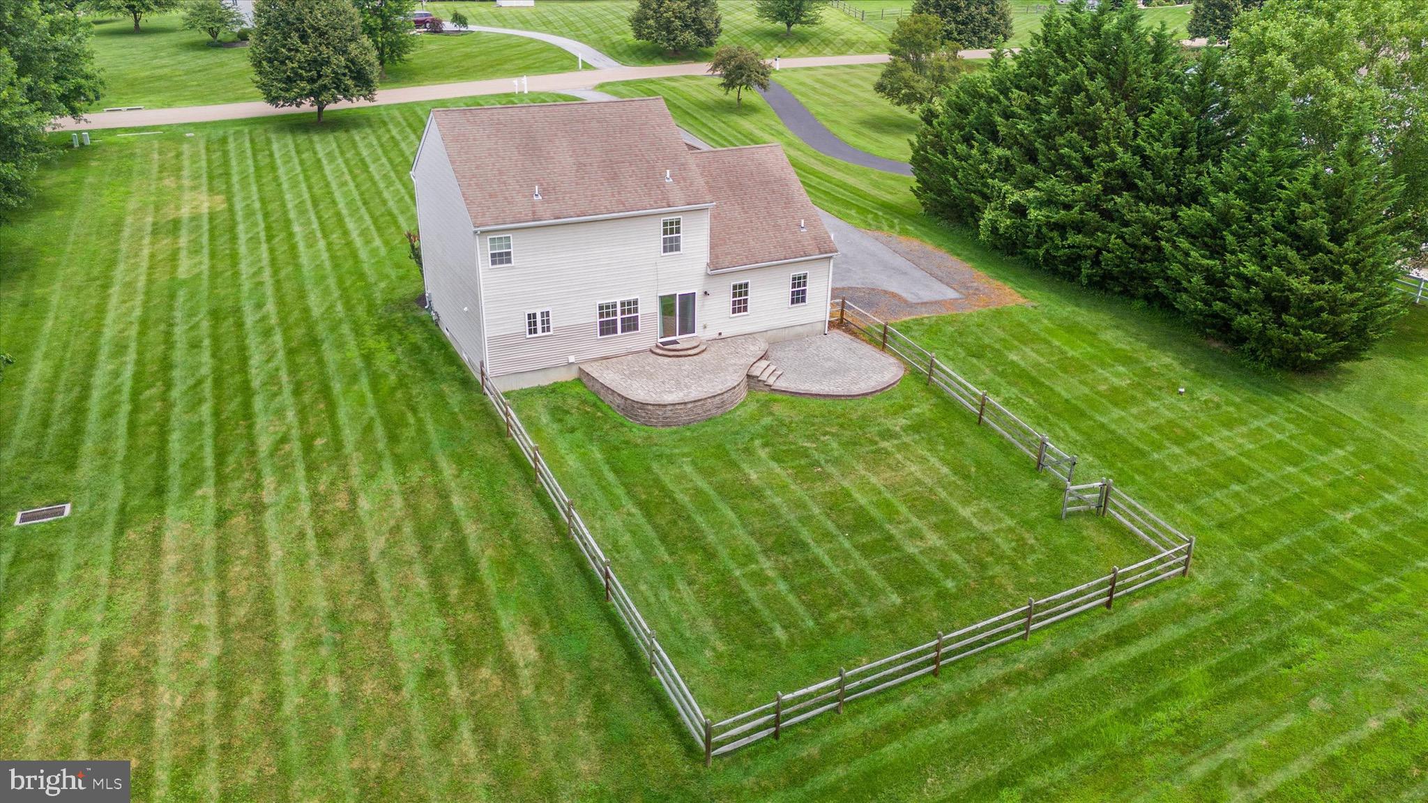 BLACKBURN KNOLL - Residential