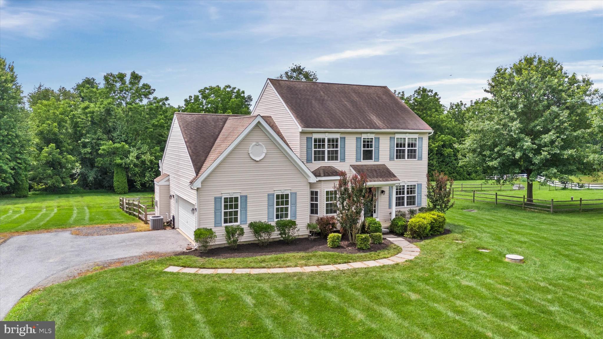 BLACKBURN KNOLL - Residential