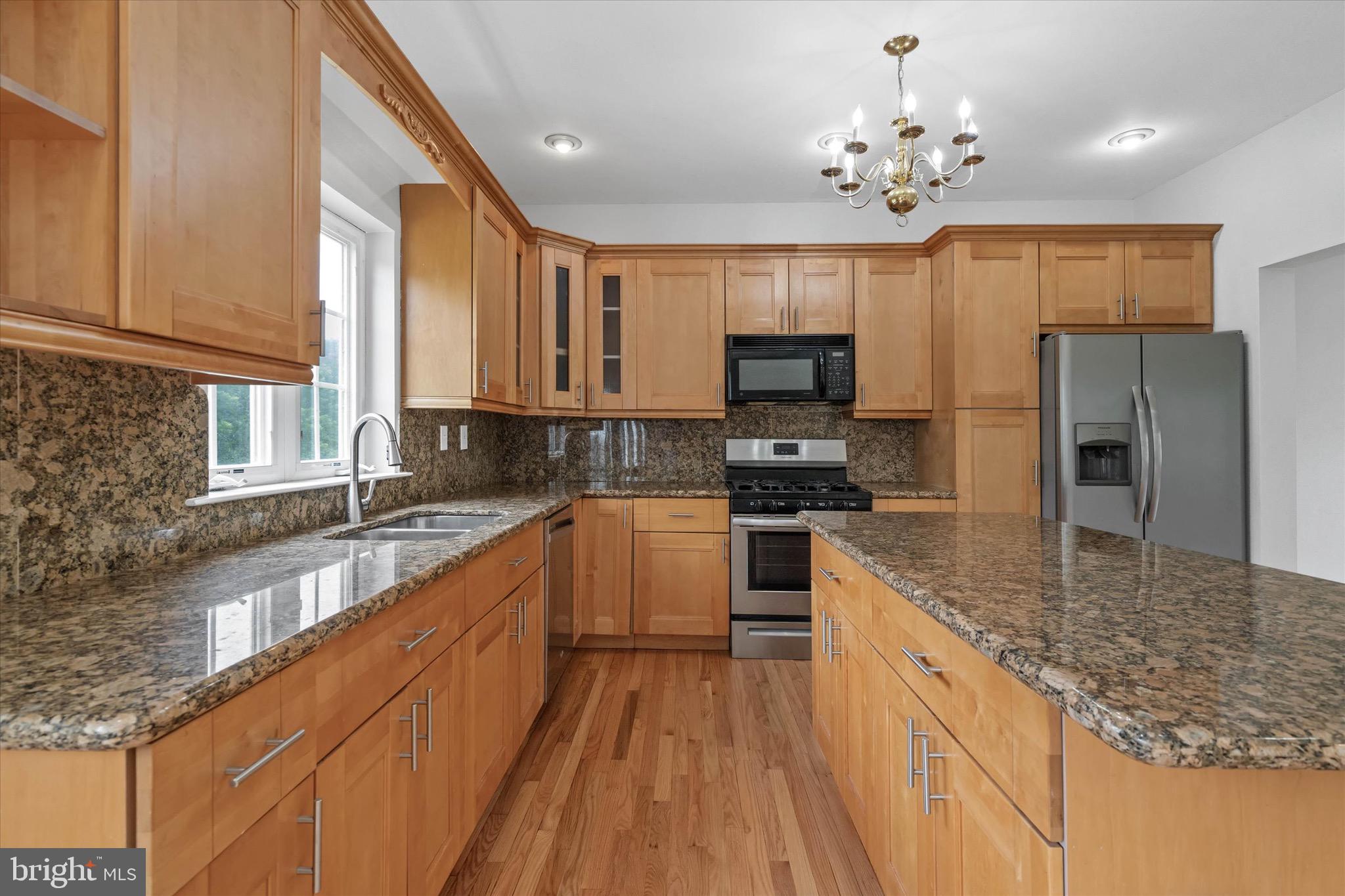 BLACKBURN KNOLL - Residential