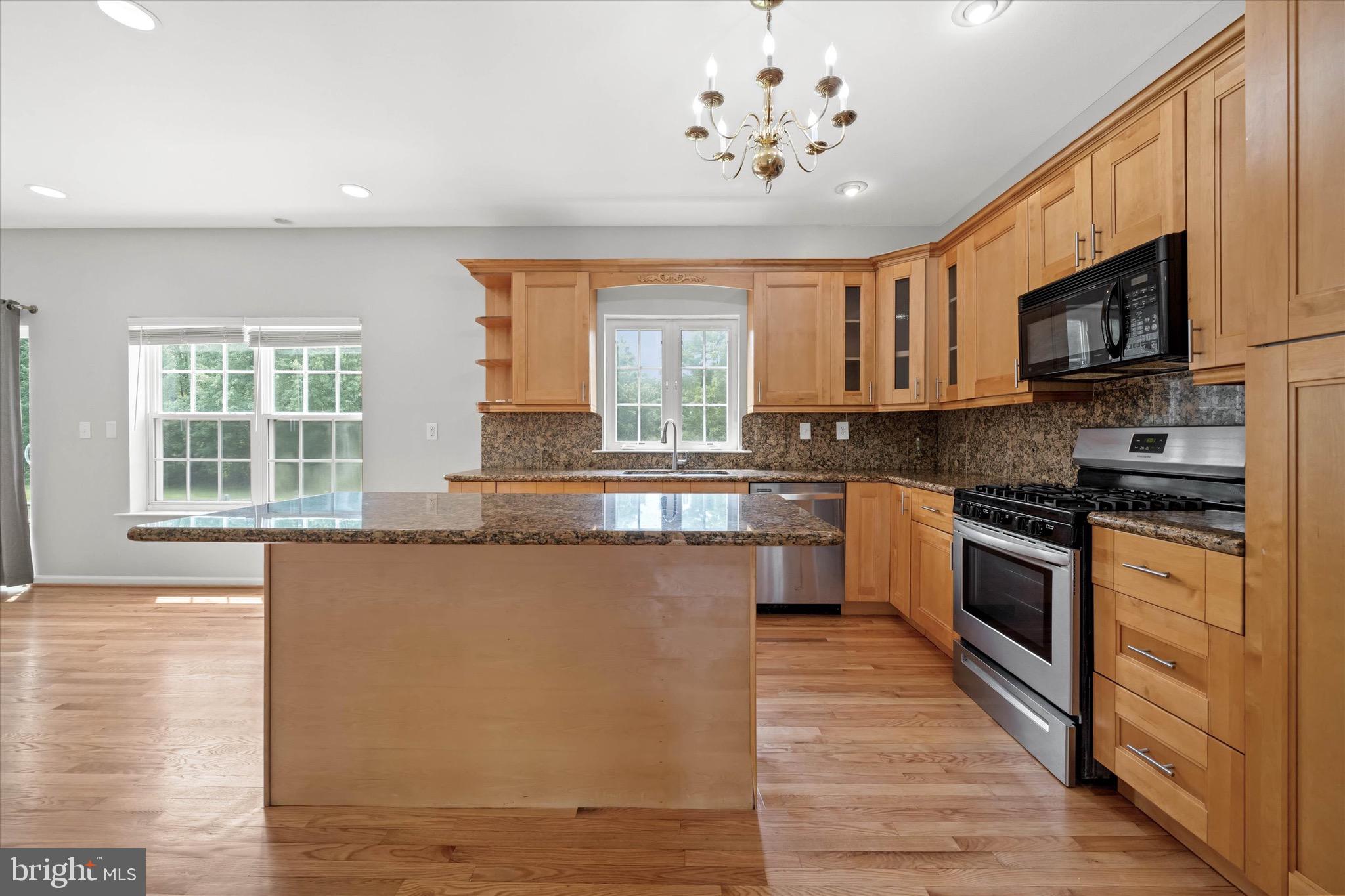 BLACKBURN KNOLL - Residential