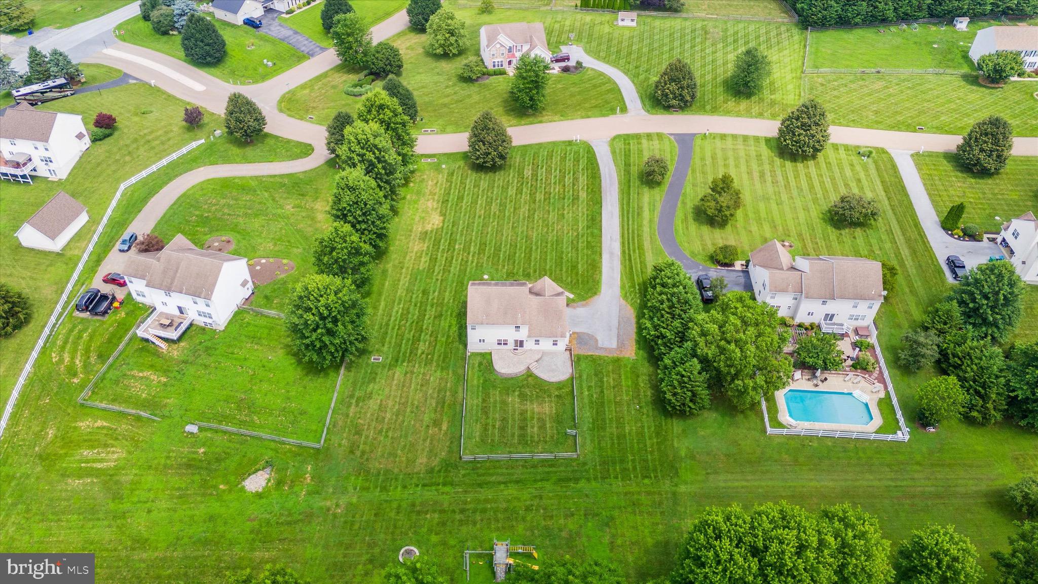 BLACKBURN KNOLL - Residential