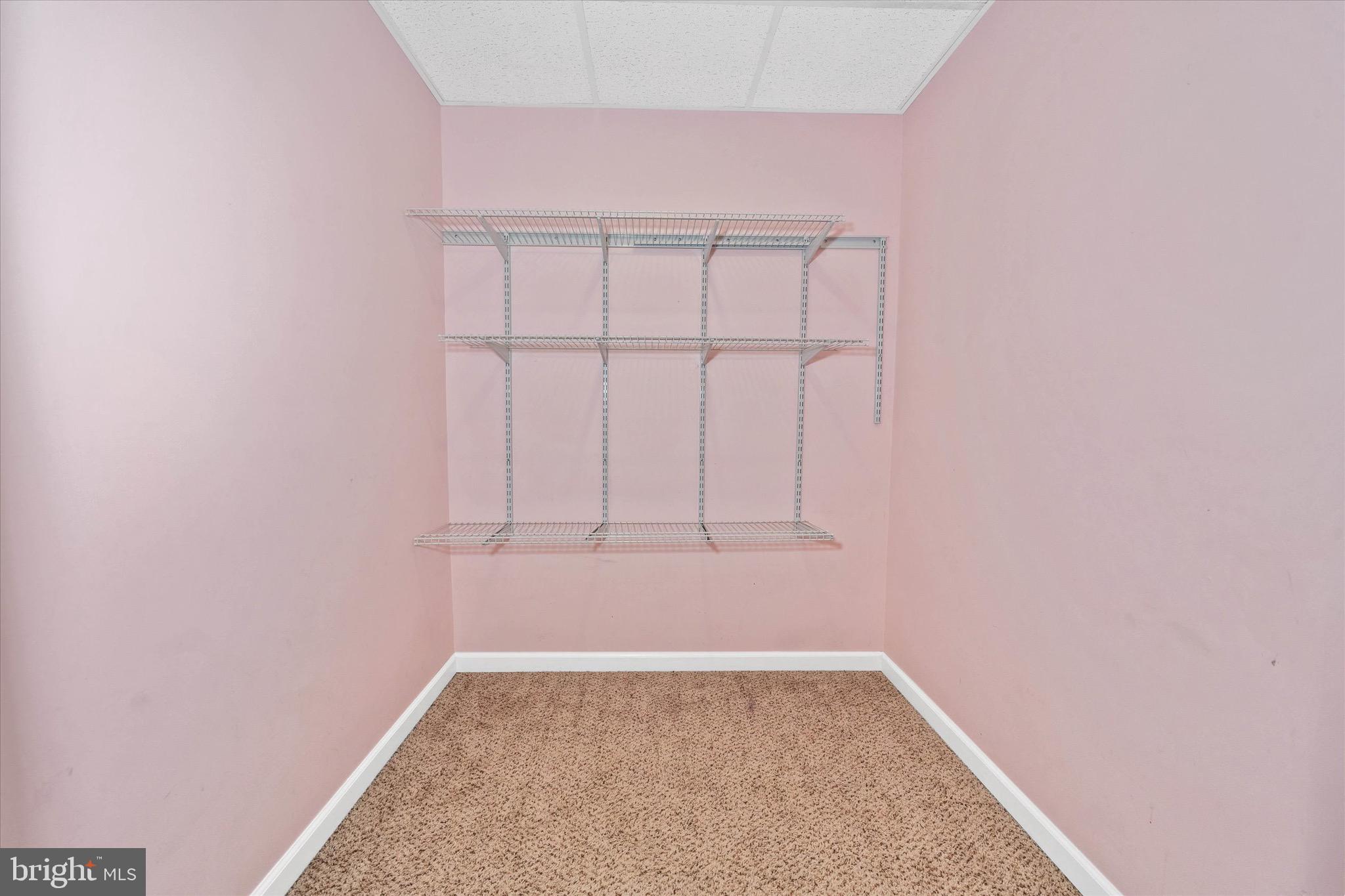 BLACKBURN KNOLL - Residential