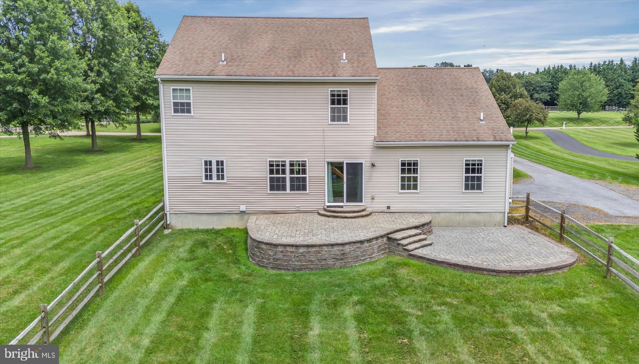 BLACKBURN KNOLL - Residential