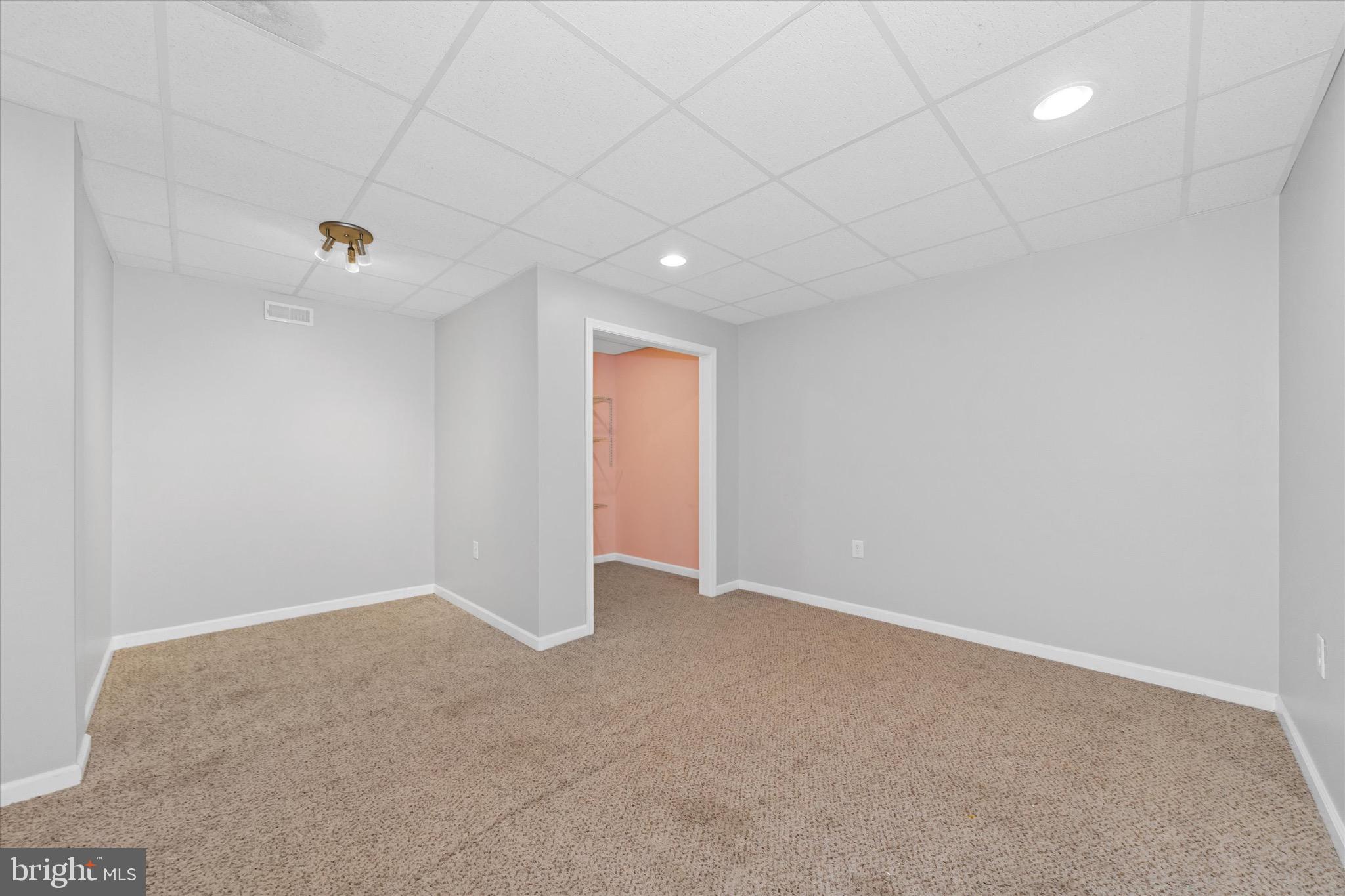 BLACKBURN KNOLL - Residential