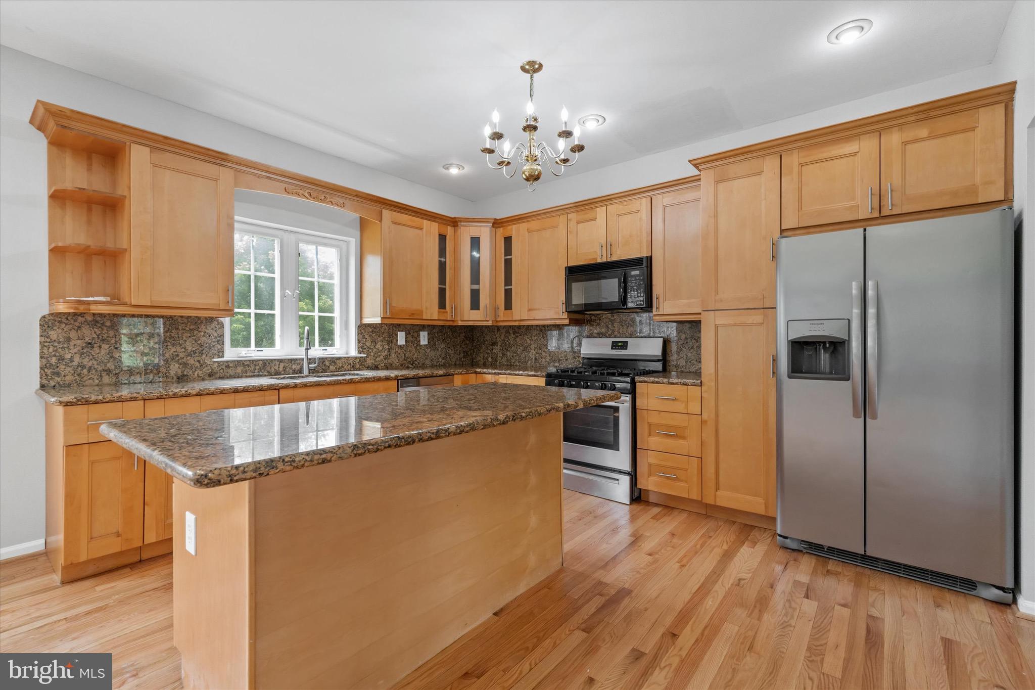 BLACKBURN KNOLL - Residential