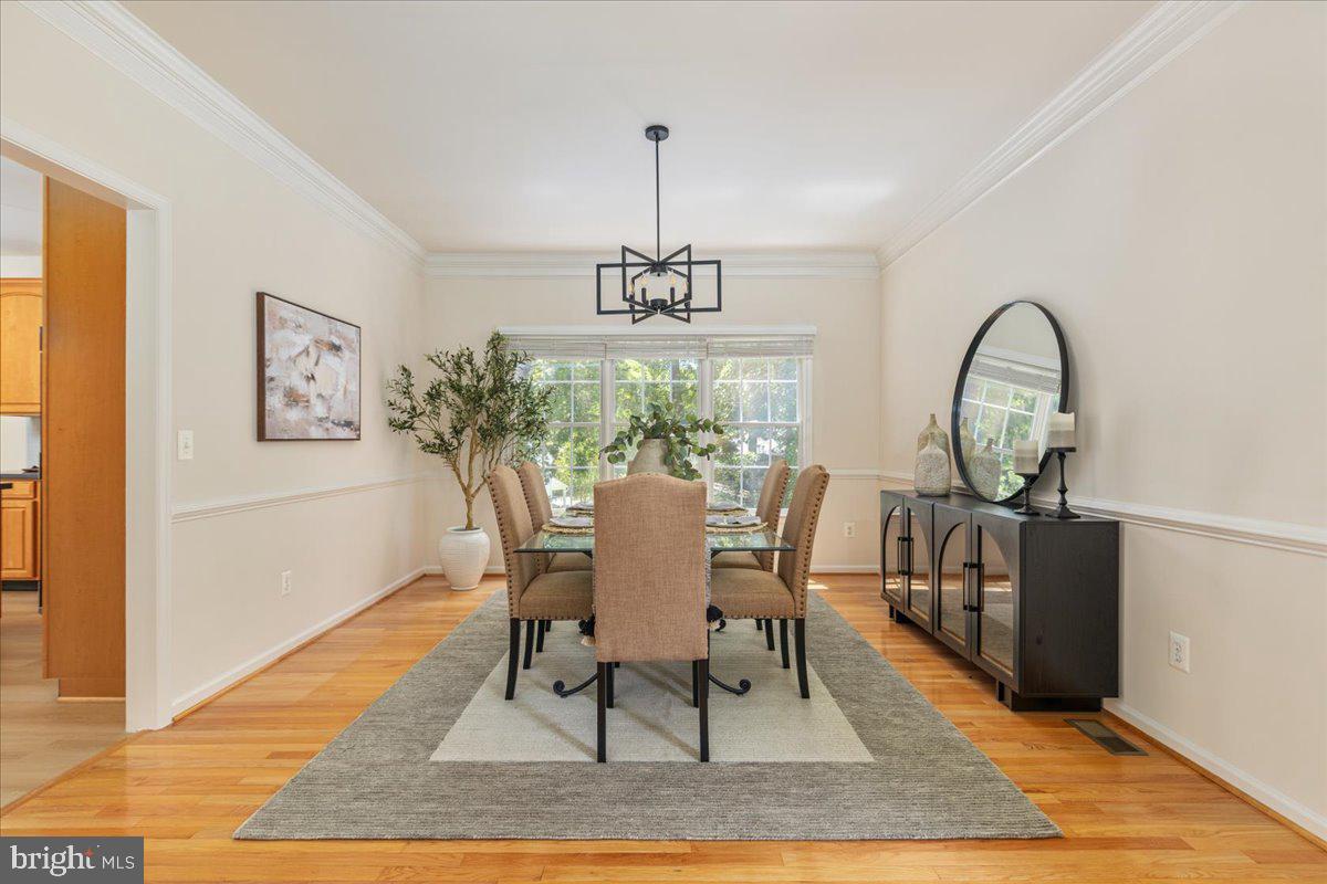 FAIR OAKS CHASE - Residential