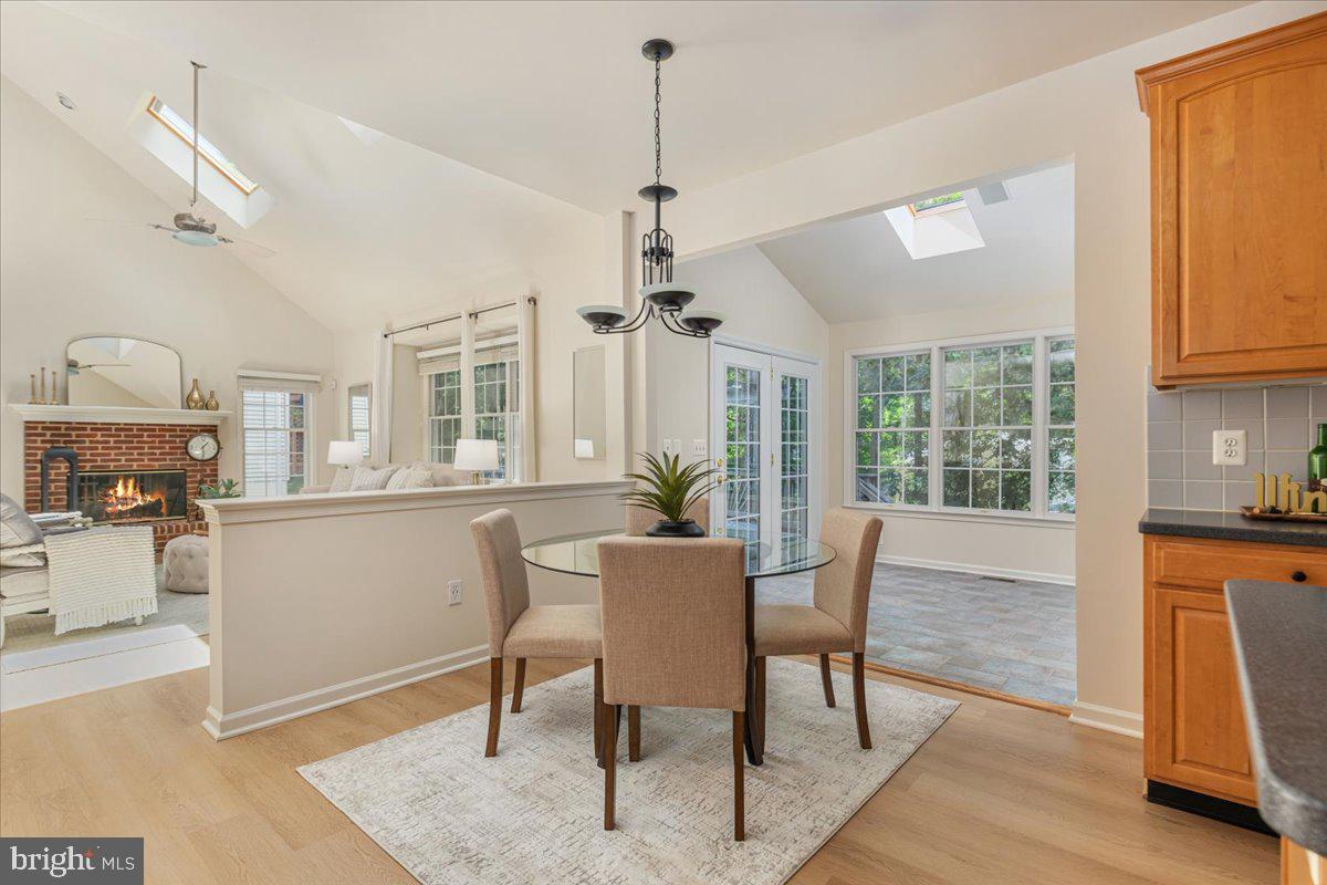 FAIR OAKS CHASE - Residential