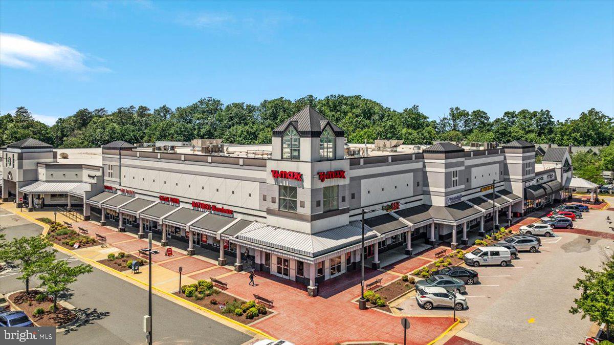 FAIR OAKS CHASE - Residential