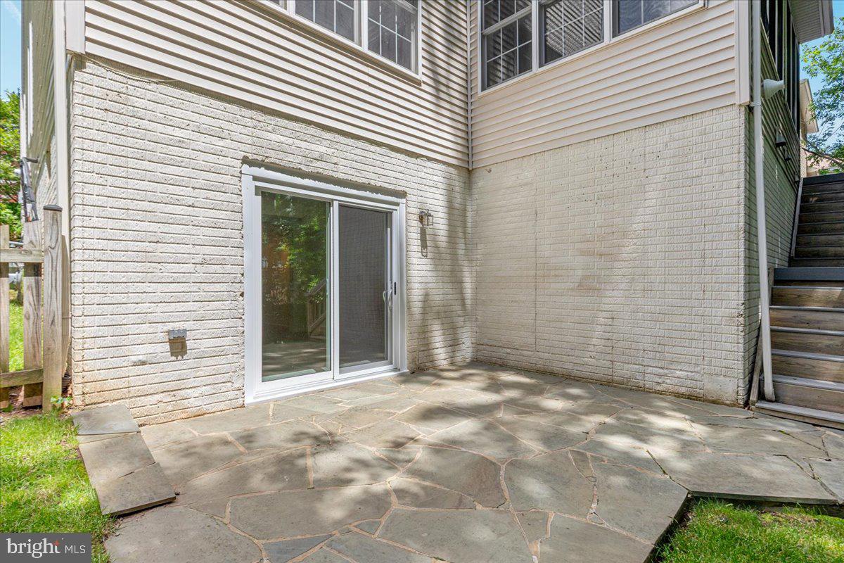 FAIR OAKS CHASE - Residential