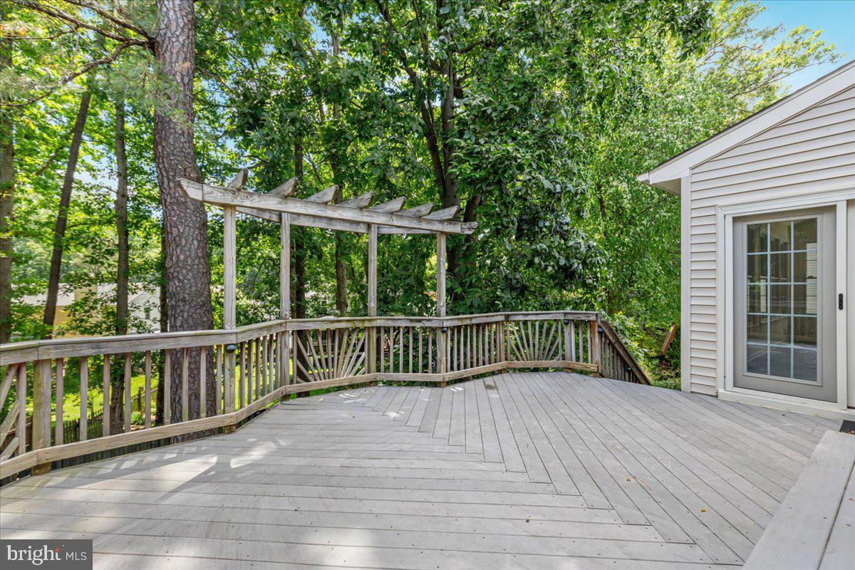FAIR OAKS CHASE - Residential