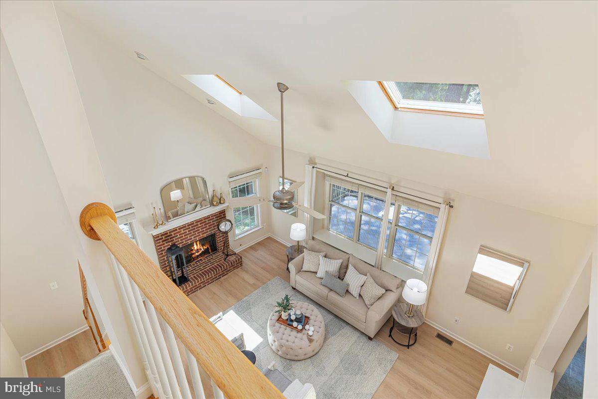 FAIR OAKS CHASE - Residential