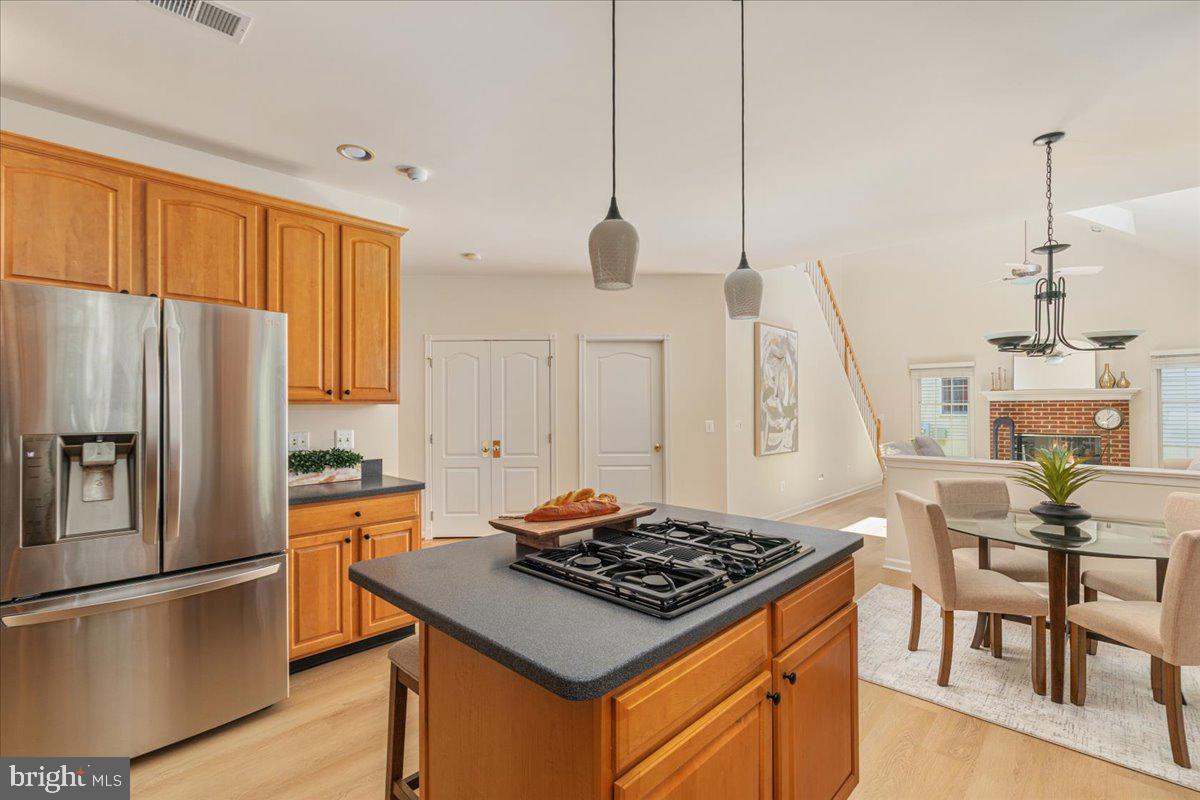 FAIR OAKS CHASE - Residential