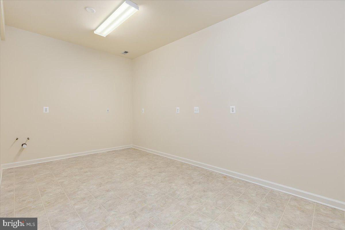 FAIR OAKS CHASE - Residential
