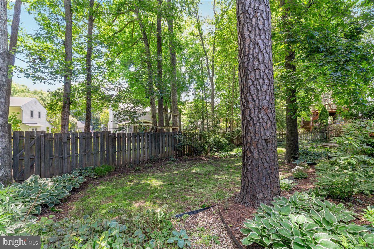 FAIR OAKS CHASE - Residential