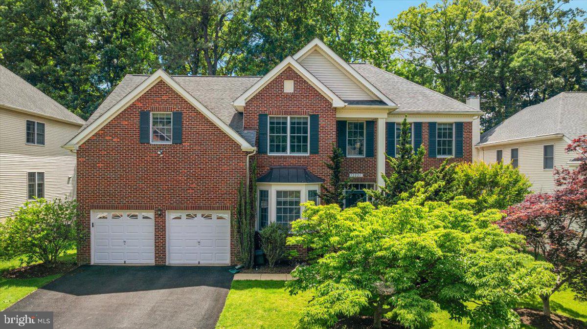 FAIR OAKS CHASE - Residential