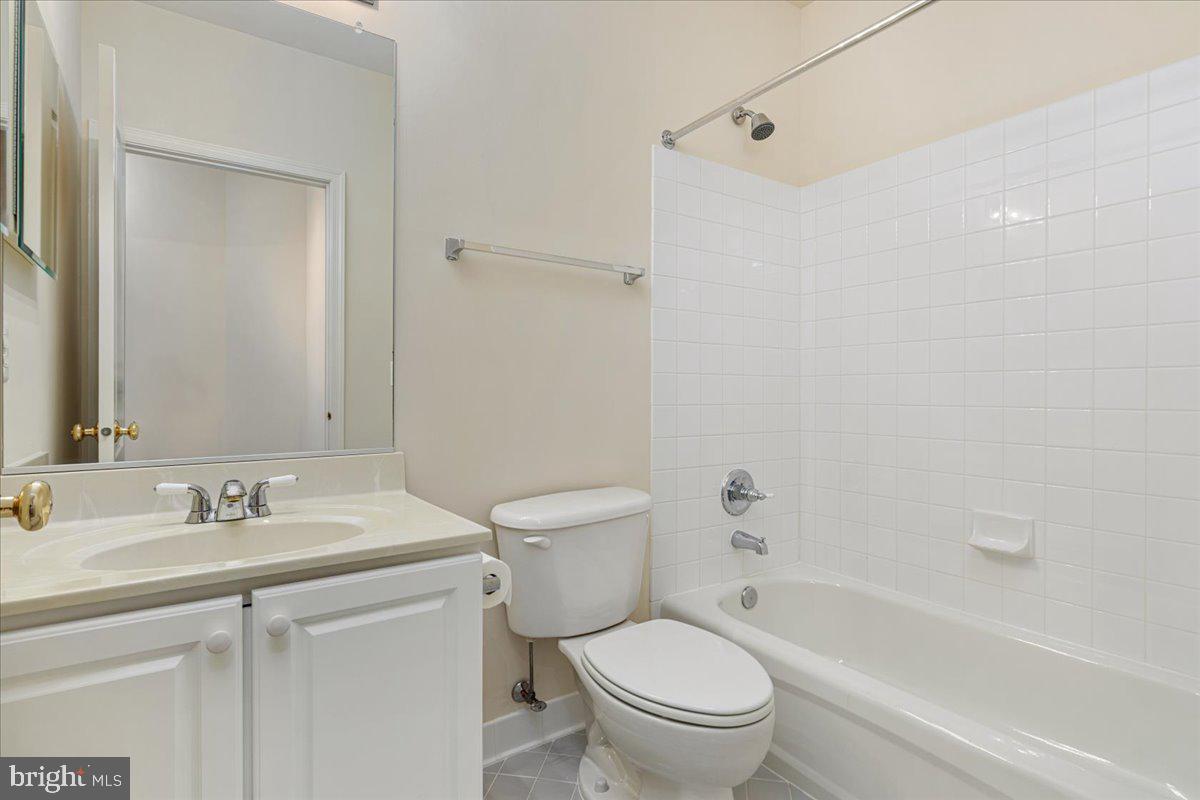 FAIR OAKS CHASE - Residential