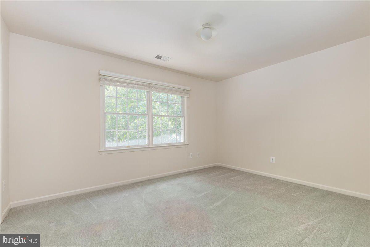 FAIR OAKS CHASE - Residential