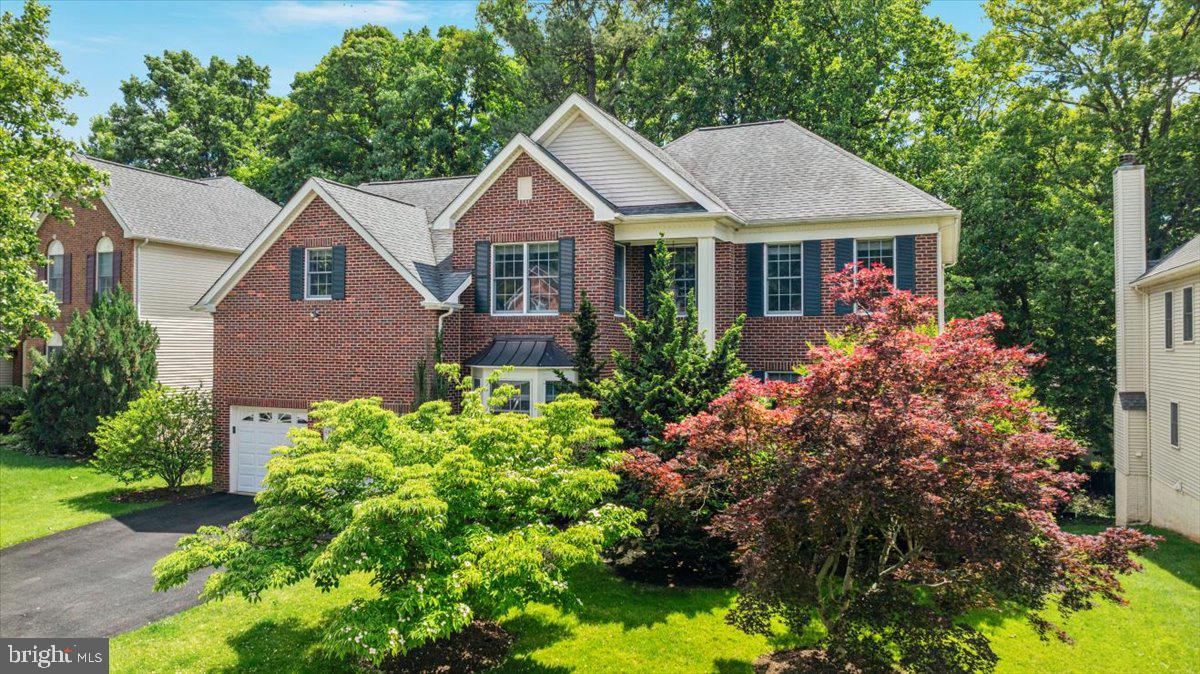 FAIR OAKS CHASE - Residential